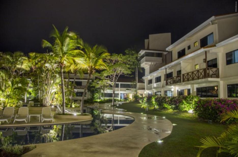 Private Family Room In Coronado Luxury Club & Suites Playa Coronado Exterior photo