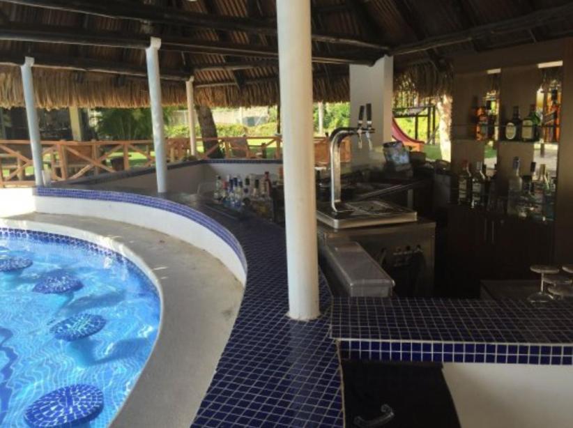 Private Family Room In Coronado Luxury Club & Suites Playa Coronado Exterior photo