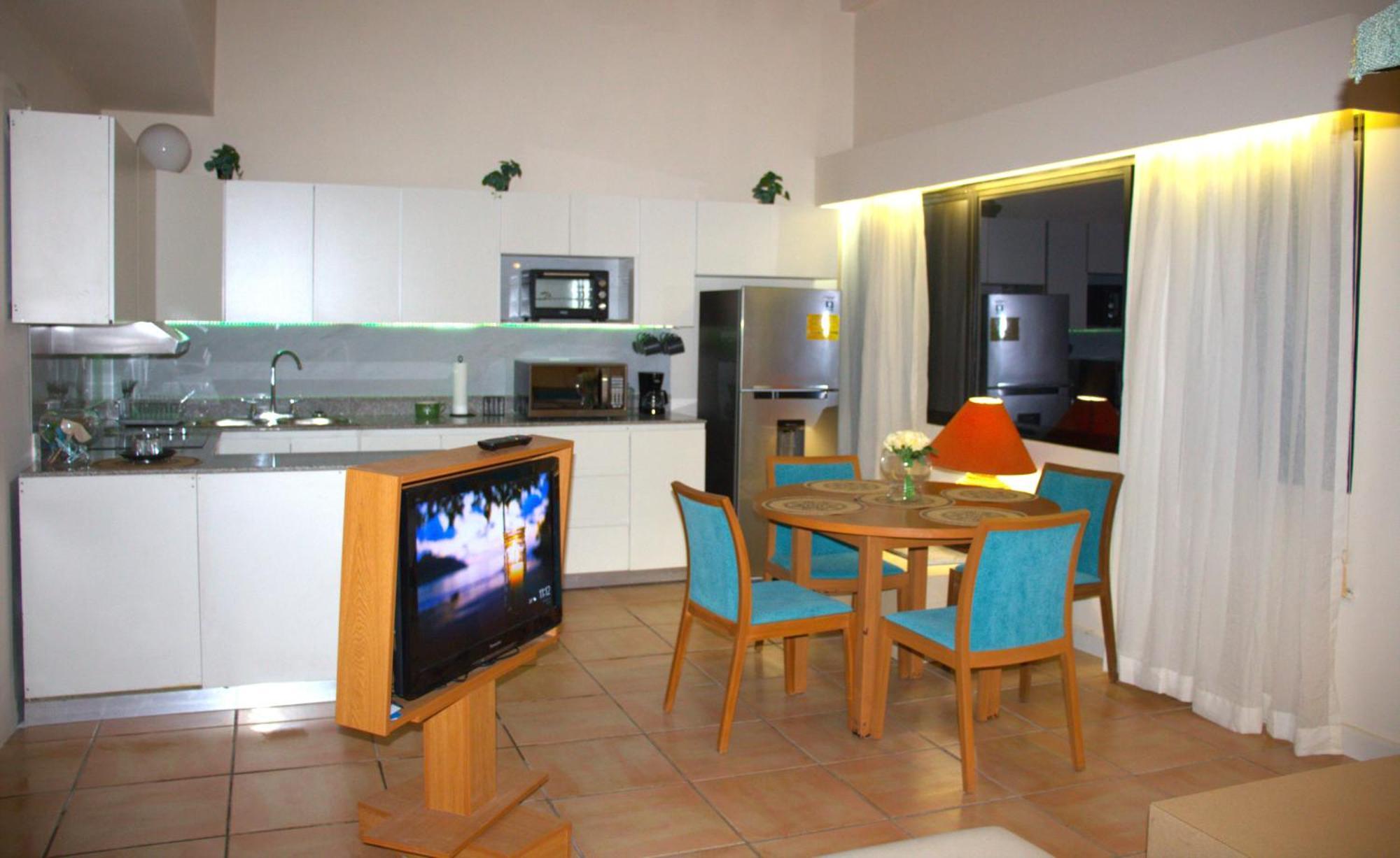 Private Family Room In Coronado Luxury Club & Suites Playa Coronado Exterior photo